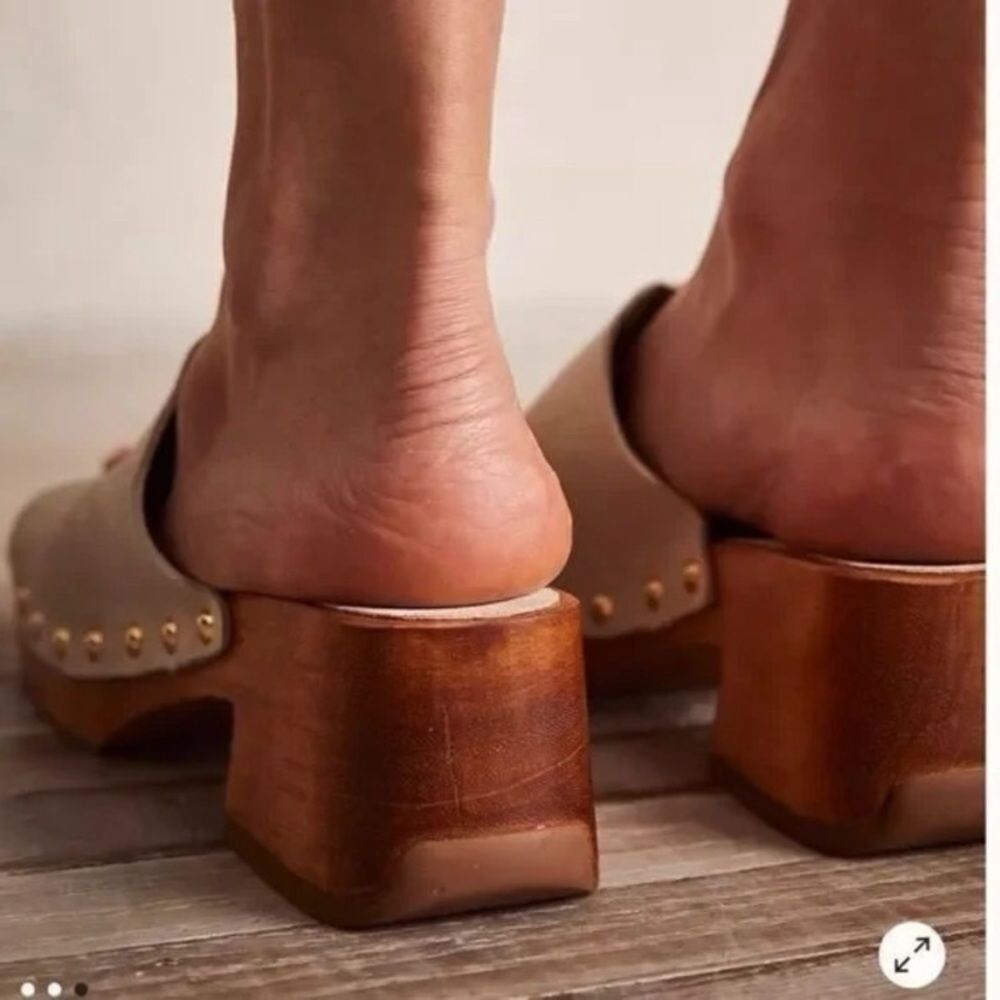 Vicenza by at Free People  Zola Studded Clog size 8 - Picture 5 of 16